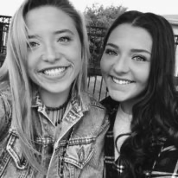 Meet your Posher, Colleen - Picture 3 of 5